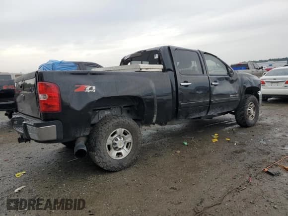 ✅ 2007 Chevrolet Silverado 2500HD LTZ • VIN: 1GCHK23637F512996 • Lot: 46465715. Wystawiony na Copart z przebiegiem 420 732 mil. Bezpłatny archiwum sprzedaży aukcyjnych z USA i szczegółowy raport historii pojazdu na DreamBid. Zdjęcie 3.