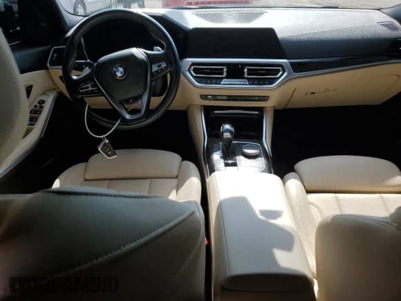 2020 BMW 3 Series 330i xDrive z VIN 3MW5R7J00L8B27616, wystawiony jako Copart lot #59763975 z przebiegiem Nie podano mil oraz Szkoda całkowita • Salvage title. Historia ofert i sprzedaży dostępna na DreamBid. Obrazek 8.