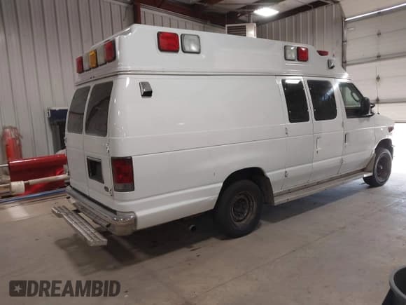 ✅ 2011 Ford Econoline Cargo Commercial • VIN: 1FDSS3EL8BDB09031 • Lot: 41468583. Listed on IAAI with 368,599 mi. Free auction sales archive from the USA and detailed vehicle history report at DreamBid. Image 4.