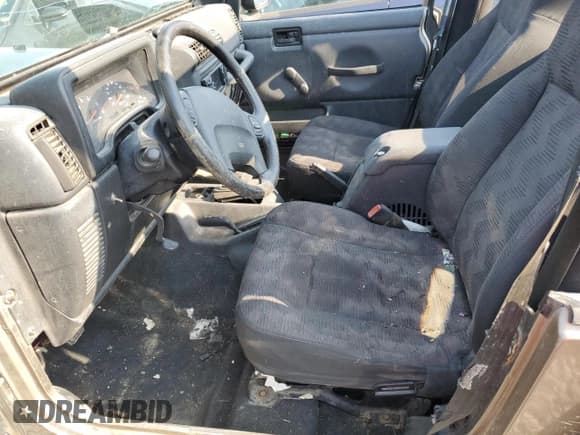 ✅ 2004 Jeep Wrangler Sport • VIN: 1J4FA49S34P711136 • Lot: 65958595. Wystawiony na Copart z przebiegiem 487 mil. Bezpłatny archiwum sprzedaży aukcyjnych z USA i szczegółowy raport historii pojazdu na DreamBid. Zdjęcie 7.