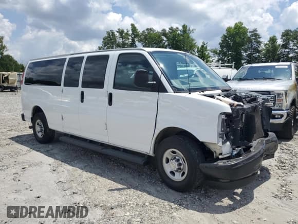 ✅ 2023 Chevrolet Express Passenger LS • VIN: 1GAZGNFP9P1125922 • Lot: 64642045. Listed on Copart with 41,915 mi. Free auction sales archive from the USA and detailed vehicle history report at DreamBid. Image 4.