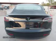 ✅ 2023 Tesla Model 3 • VIN: 5YJ3E1EA4PF552103 • Lot: 40782218. Wystawiony na IAAI z przebiegiem 20 997 mil. Bezpłatny archiwum sprzedaży aukcyjnych z USA i szczegółowy raport historii pojazdu na DreamBid. Zdjęcie 16.