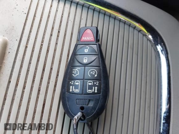 ✅ 2020 Dodge Grand Caravan SXT • VIN: 2C4RDGCG3LR180159 • Лот: 43353804. Опубликован ранее на IAAI с пробегом 117 521 миль. Бесплатный доступ к архиву аукционных продаж из США и подробный отчёт об истории автомобиля на DreamBid. Изображение 11.