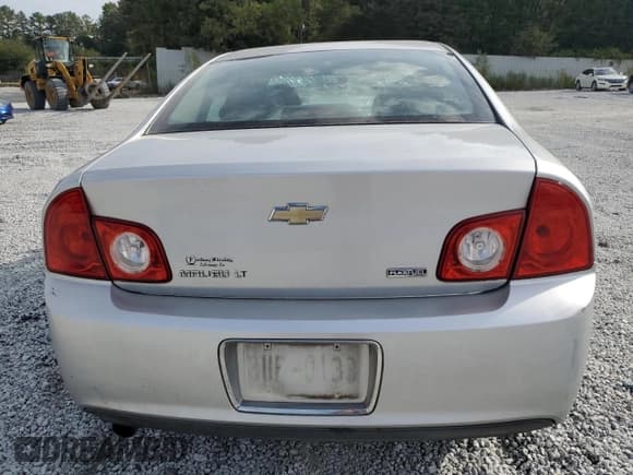 ✅ 2010 Chevrolet Malibu 1LT • VIN: 1G1ZC5E04AF116913 • Lot: 72992034. Listed on Copart with 293,161 mi. Free auction sales archive from the USA and detailed vehicle history report at DreamBid. Image 6.