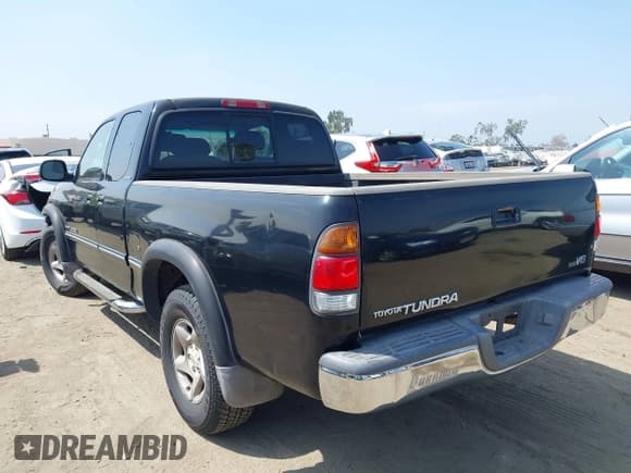 ✅ 2002 Toyota Tundra Limited • VIN: 5TBRT38162S243303 • Lot: 43090537. Listed on IAAI with 469,385 mi. Free auction sales archive from the USA and detailed vehicle history report at DreamBid. Image 3.