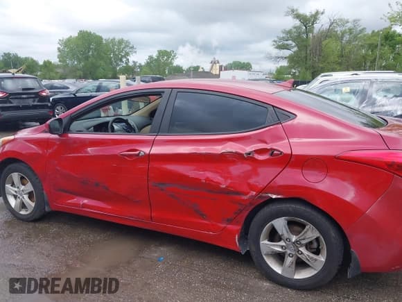 ✅ 2013 Hyundai Elantra Limited • VIN: KMHDH4AE5DU985398 • Лот: 42158880. Опубликован ранее на IAAI с пробегом 81 972 миль. Бесплатный доступ к архиву аукционных продаж из США и подробный отчёт об истории автомобиля на DreamBid. Изображение 6.