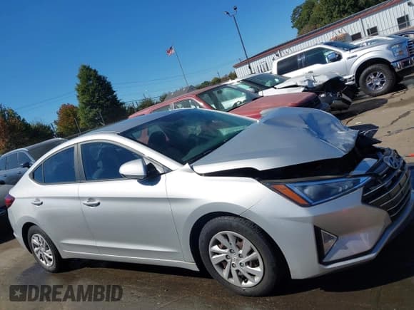 ✅ 2019 Hyundai Elantra SE • VIN: 5NPD74LF4KH449031 • Lot: 43427089. Listed on IAAI with 88,127 mi. Free auction sales archive from the USA and detailed vehicle history report at DreamBid. Image 13.