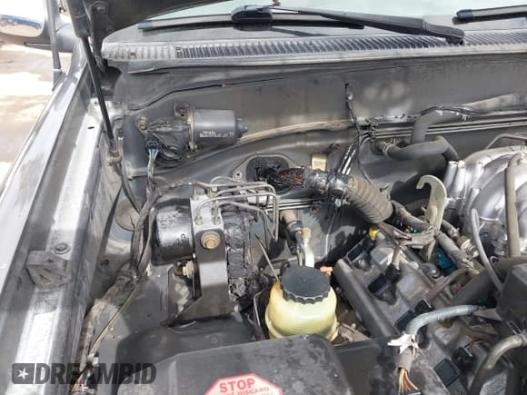 ✅ 2003 Toyota Tundra SR5 • VIN: 5TBRT34153S372205 • Лот: 43686825. Опубликован ранее на IAAI с пробегом 144 492 миль. Бесплатный доступ к архиву аукционных продаж из США и подробный отчёт об истории автомобиля на DreamBid. Изображение 6.