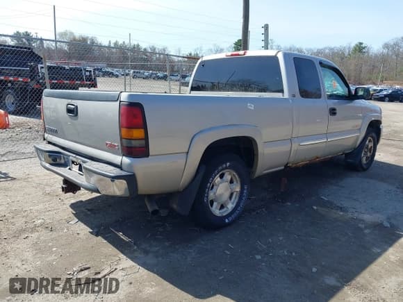 ✅ 2006 GMC Sierra 1500 • VIN: 2GTEK19N461211249 • Лот: 41923762. Опубликован ранее на IAAI с пробегом 233 730 миль. Бесплатный доступ к архиву аукционных продаж из США и подробный отчёт об истории автомобиля на DreamBid. Изображение 4.