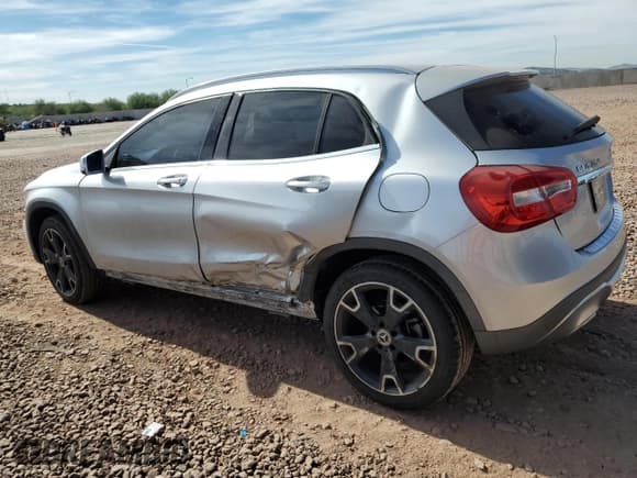 ✅ 2020 Mercedes-Benz GLA 250 • VIN: WDCTG4EB5LJ680352 • Lot: 91302305. Wystawiony na Copart z przebiegiem 77 096 mil. Bezpłatny archiwum sprzedaży aukcyjnych z USA i szczegółowy raport historii pojazdu na DreamBid. Zdjęcie 2.