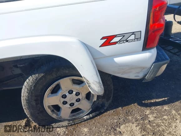 ✅ 2006 Chevrolet Silverado 1500 LT1 • VIN: 2GCEK13T561187762 • Лот: 43433645. Опубликован ранее на IAAI с пробегом Не указан. Бесплатный доступ к архиву аукционных продаж из США и подробный отчёт об истории автомобиля на DreamBid. Изображение 18.