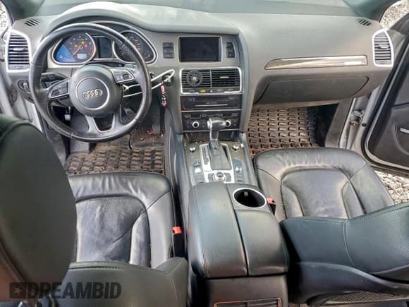 ✅ 2015 Audi Q7 S line Prestige • VIN: WA1DGAFE8FD028663 • Lot: 93080945. Wystawiony na Copart z przebiegiem 188 873 mil. Bezpłatny archiwum sprzedaży aukcyjnych z USA i szczegółowy raport historii pojazdu na DreamBid. Zdjęcie 8.