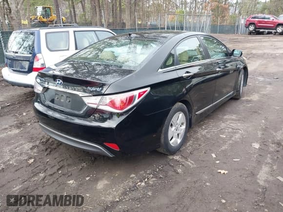 ✅ 2012 Hyundai Sonata Hybrid • VIN: KMHEC4A42CA025451 • Lot: 41740913. Listed on IAAI with 142,747 mi. Free auction sales archive from the USA and detailed vehicle history report at DreamBid. Image 4.