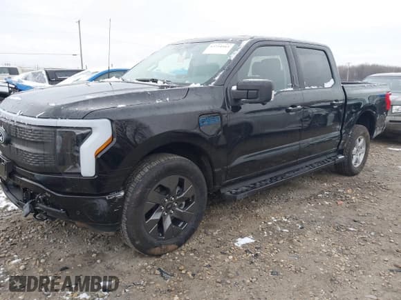 ✅ 2024 Ford F-150 Lightning Flash • VIN: 1FT6W3L75RWG19013 • Lot: 43724165. Wystawiony na IAAI z przebiegiem 10 160 mil. Bezpłatny archiwum sprzedaży aukcyjnych z USA i szczegółowy raport historii pojazdu na DreamBid. Zdjęcie 2.