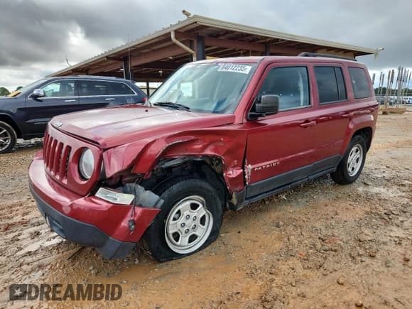 ✅ 2015 Jeep Patriot Altitude • VIN: 1C4NJPBA7FD284438 • Лот: 84012235. Опубликован ранее на Copart с пробегом 134 069 миль. Бесплатный доступ к архиву аукционных продаж из США и подробный отчёт об истории автомобиля на DreamBid. Изображение 1.