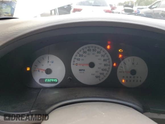 ✅ 2003 Dodge Caravan SE • VIN: 1D4GP25B73B121491 • Lot: 70127985. Wystawiony na Copart z przebiegiem 232 945 mil. Bezpłatny archiwum sprzedaży aukcyjnych z USA i szczegółowy raport historii pojazdu na DreamBid. Zdjęcie 9.