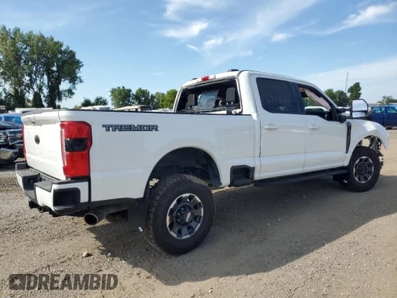 ✅ 2024 Ford F-250 XL • VIN: 1FT8W2BN6REF51300 • Лот: 67979405. Опубликован ранее на Copart с пробегом Не указан. Бесплатный доступ к архиву аукционных продаж из США и подробный отчёт об истории автомобиля на DreamBid. Изображение 3.