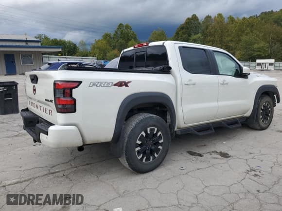 ✅ 2022 Nissan Frontier Pro-4X • VIN: 1N6ED1EK8NN610164 • Лот: 83932165. Опубликован ранее на Copart с пробегом 60 683 миль. Бесплатный доступ к архиву аукционных продаж из США и подробный отчёт об истории автомобиля на DreamBid. Изображение 3.