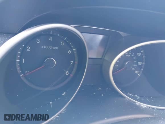 2013 Hyundai Tucson GLS z VIN KM8JU3AC4DU548497, wystawiony jako IAAI lot #42136551 z przebiegiem Nie podano mil oraz . Historia ofert i sprzedaży dostępna na DreamBid. Obrazek 7.