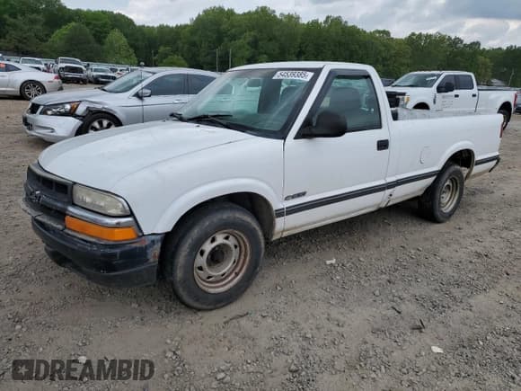 ✅ 2000 Chevrolet S-10 • VIN: 1GCCS1448Y8126095 • Лот: 54539385. Опубликован ранее на Copart с пробегом 164 328 миль. Бесплатный доступ к архиву аукционных продаж из США и подробный отчёт об истории автомобиля на DreamBid. Изображение 1.