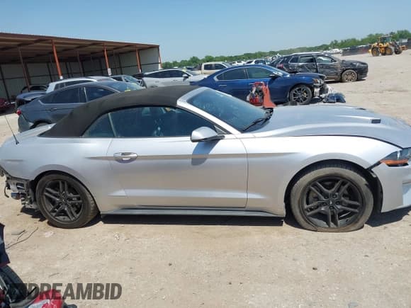 ✅ 2018 Ford Mustang EcoBoost Premium • VIN: 1FATP8UH6J5124517 • Lot: 42260728. Wystawiony na IAAI z przebiegiem 52 773 mil. Bezpłatny archiwum sprzedaży aukcyjnych z USA i szczegółowy raport historii pojazdu na DreamBid. Zdjęcie 14.