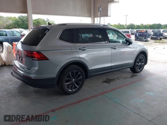 ✅ 2022 Volkswagen Tiguan SE • VIN: 3VV3B7AX7NM072475 • Lot: 43175676. Listed on IAAI with 45,366 mi. Free auction sales archive from the USA and detailed vehicle history report at DreamBid. Image 4.