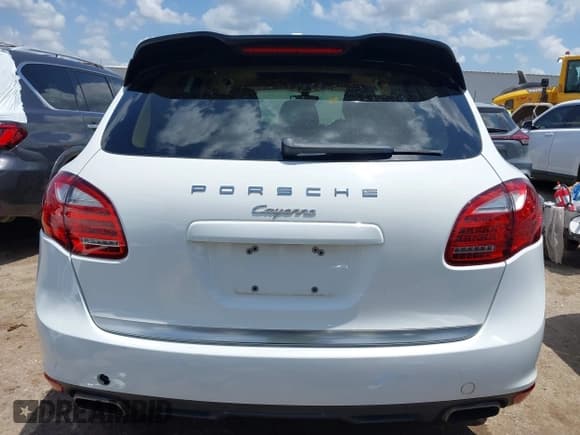 ✅ 2014 Porsche Cayenne • VIN: WP1AA2A28ELA03925 • Лот: 42514776. Опубликован ранее на IAAI с пробегом 203 463 миль. Бесплатный доступ к архиву аукционных продаж из США и подробный отчёт об истории автомобиля на DreamBid. Изображение 17.