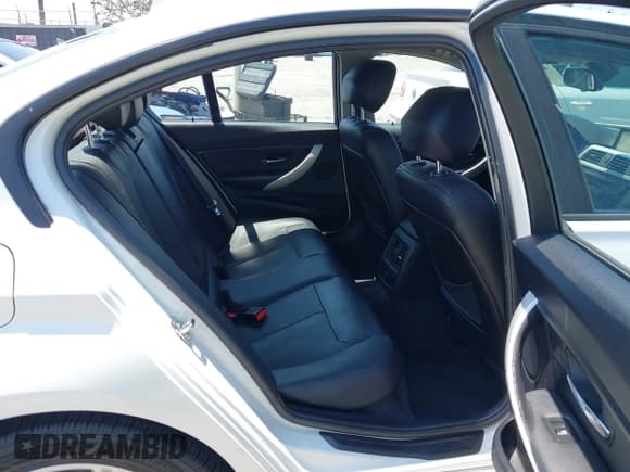 ✅ 2012 BMW 3 Series 328i • VIN: WBA3C1C54CF430419 • Lot: 42773633. Listed on IAAI with 81,986 mi. Free auction sales archive from the USA and detailed vehicle history report at DreamBid. Image 8.