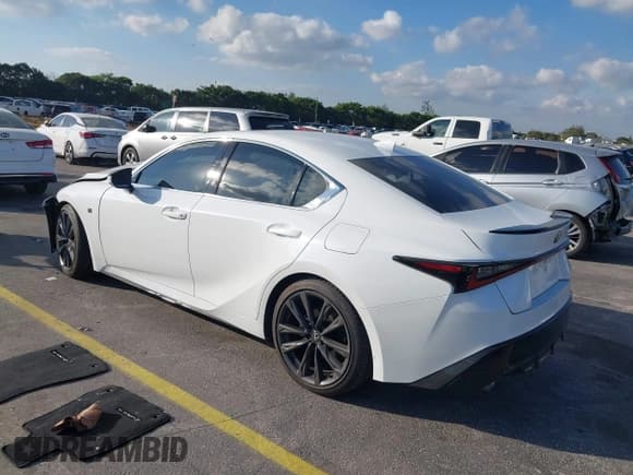 ✅ 2024 Lexus IS 350 F Sport • VIN: JTHBZ1B21R5079910 • Lot: 41457965. Wystawiony na IAAI z przebiegiem 3 537 mil. Bezpłatny archiwum sprzedaży aukcyjnych z USA i szczegółowy raport historii pojazdu na DreamBid. Zdjęcie 3.