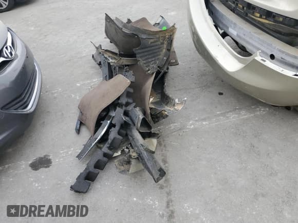 ✅ 2014 Chevrolet Impala LT • VIN: 2G1115SL8E9231627 • Лот: 73303634. Опубликован ранее на Copart с пробегом 67 566 миль. Бесплатный доступ к архиву аукционных продаж из США и подробный отчёт об истории автомобиля на DreamBid. Изображение 12.