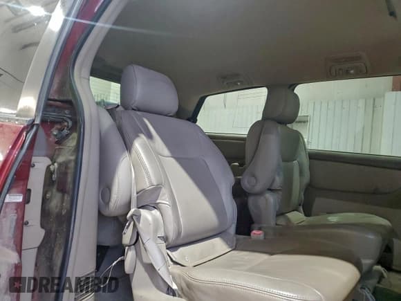 ✅ 2005 Toyota Sienna XLE • VIN: 5TDZA22C35S265314 • Lot: 95265555. Listed on Copart with 298,838 mi. Free auction sales archive from the USA and detailed vehicle history report at DreamBid. Image 10.