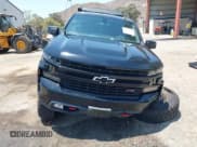 ✅ 2022 Chevrolet Silverado 1500 LT Trail Boss • VIN: 3GCPYFED3NG191955 • Lot: 42676283. Wystawiony na IAAI z przebiegiem 48 933 mil. Bezpłatny archiwum sprzedaży aukcyjnych z USA i szczegółowy raport historii pojazdu na DreamBid. Zdjęcie 12.