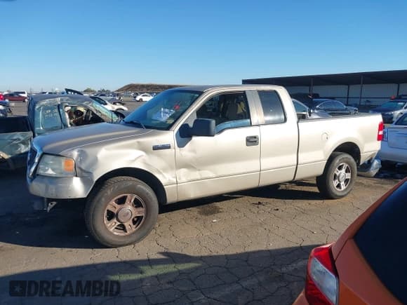 ✅ 2007 Ford F-150 STX • VIN: 1FTRX12W97FB85893 • Lot: 43575865. Listed on IAAI with 214,882 mi. Free auction sales archive from the USA and detailed vehicle history report at DreamBid. Image 15.