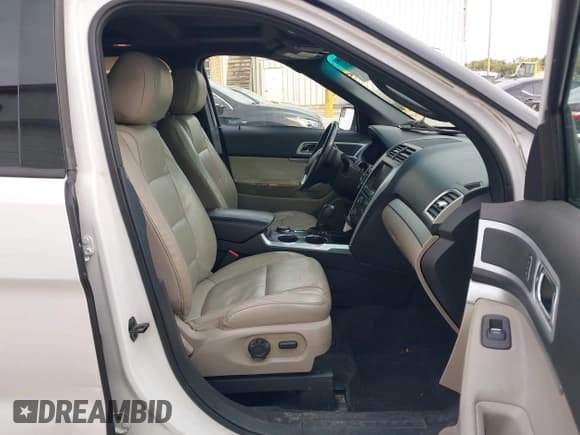 ✅ 2014 Ford Explorer XLT • VIN: 1FM5K8D82EGC22046 • Lot: 43425621. Wystawiony na IAAI z przebiegiem 152 323 mil. Bezpłatny archiwum sprzedaży aukcyjnych z USA i szczegółowy raport historii pojazdu na DreamBid. Zdjęcie 5.