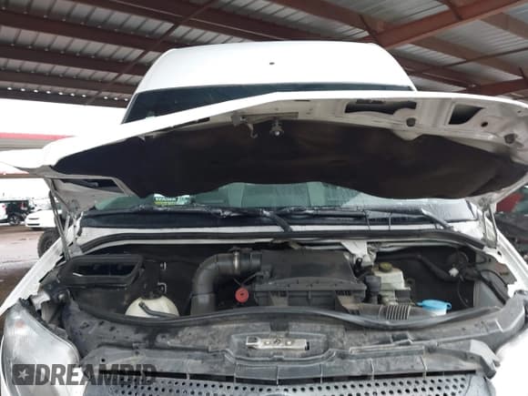 ✅ 2015 Mercedes-Benz Sprinter Cargo EXT • VIN: WD3PE8DBXFP136415 • Lot: 43326501. Wystawiony na IAAI z przebiegiem 245 622 mil. Bezpłatny archiwum sprzedaży aukcyjnych z USA i szczegółowy raport historii pojazdu na DreamBid. Zdjęcie 10.