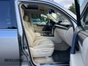 ✅ 2018 Lexus LX 570 • VIN: JTJHY7AX5J4254746 • Lot: 86474295. Wystawiony na Copart z przebiegiem 174 945 mil. Bezpłatny archiwum sprzedaży aukcyjnych z USA i szczegółowy raport historii pojazdu na DreamBid. Zdjęcie 5.