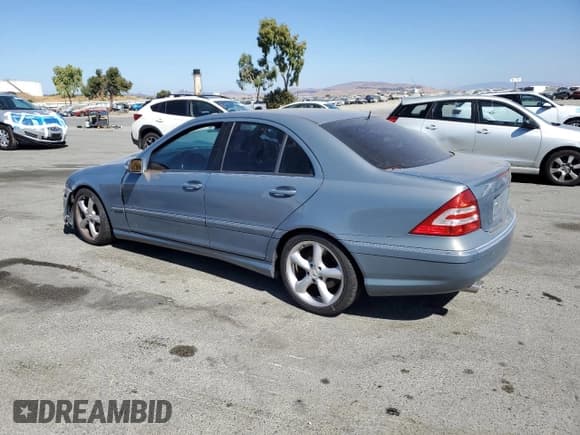✅ 2005 Mercedes-Benz C 230 Kompressor • VIN: WDBRF40JX5F682765 • Лот: 70896865. Опубликован ранее на Copart с пробегом 184 853 миль. Бесплатный доступ к архиву аукционных продаж из США и подробный отчёт об истории автомобиля на DreamBid. Изображение 2.