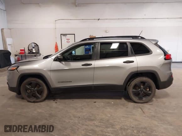 ✅ 2017 Jeep Cherokee Altitude • VIN: 1C4PJLAS3HW603305 • Lot: 43068790. Listed on IAAI with 62,263 mi. Free auction sales archive from the USA and detailed vehicle history report at DreamBid. Image 15.