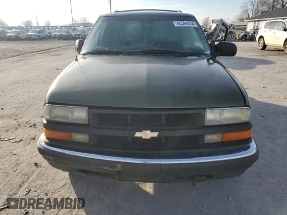 ✅ 2001 Chevrolet Blazer LT • VIN: 1GNDT13W912114106 • Lot: 88358955. Wystawiony na Copart z przebiegiem 185 349 mil. Bezpłatny archiwum sprzedaży aukcyjnych z USA i szczegółowy raport historii pojazdu na DreamBid. Zdjęcie 5.