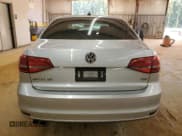 ✅ 2015 Volkswagen Jetta SE • VIN: 3VWD07AJ0FM299302 • Lot: 81592125. Wystawiony na Copart z przebiegiem Nie podano. Bezpłatny archiwum sprzedaży aukcyjnych z USA i szczegółowy raport historii pojazdu na DreamBid. Zdjęcie 6.
