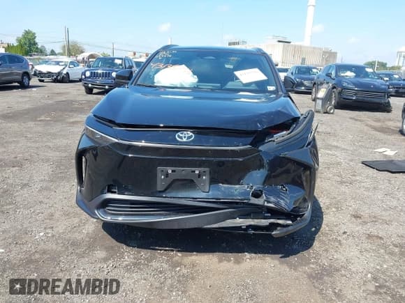 ✅ 2024 Toyota bZ4X XLE • VIN: JTMABACA3RA059575 • Lot: 43135756. Listed on IAAI with 19,871 mi. Free auction sales archive from the USA and detailed vehicle history report at DreamBid. Image 12.