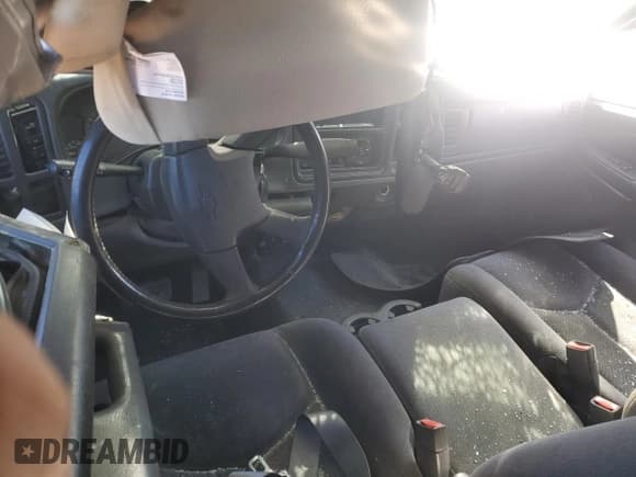 ✅ 2006 Chevrolet Silverado 2500HD LT1 • VIN: 1GCHK23D66F186303 • Lot: 49514205. Wystawiony na Copart z przebiegiem Nie podano. Bezpłatny archiwum sprzedaży aukcyjnych z USA i szczegółowy raport historii pojazdu na DreamBid. Zdjęcie 8.