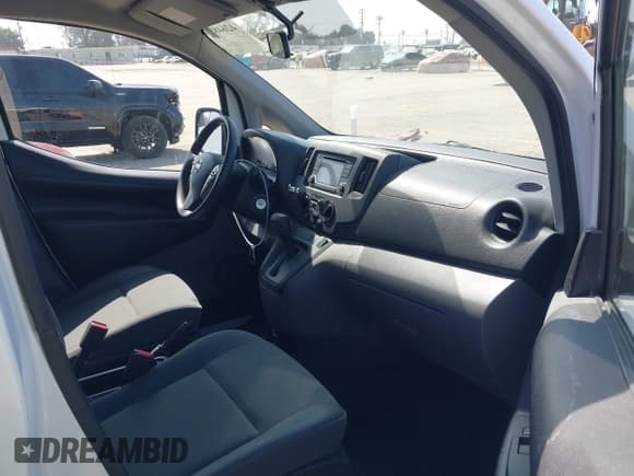 ✅ 2019 Nissan NV200 SV • VIN: 3N6CM0KN4KK710439 • Lot: 42648330. Listed on IAAI with 33,060 mi. Free auction sales archive from the USA and detailed vehicle history report at DreamBid. Image 5.