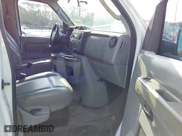 ✅ 2012 Ford Econoline Cargo Recreational • VIN: 1FTNE2EL5CDA92192 • Lot: 43103565. Wystawiony na IAAI z przebiegiem 240 309 mil. Bezpłatny archiwum sprzedaży aukcyjnych z USA i szczegółowy raport historii pojazdu na DreamBid. Zdjęcie 5.