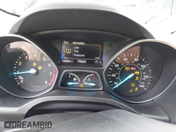 ✅ 2017 Ford Escape Titanium • VIN: 1FMCU9J92HUD86049 • Lot: 43327283. Wystawiony na IAAI z przebiegiem 108 394 mil. Bezpłatny archiwum sprzedaży aukcyjnych z USA i szczegółowy raport historii pojazdu na DreamBid. Zdjęcie 7.