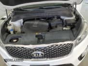 ✅ 2018 Kia Sorento SX • VIN: 5XYPK4A52JG410885 • Лот: 82616515. Опубликован ранее на Copart с пробегом 242 263 миль. Бесплатный доступ к архиву аукционных продаж из США и подробный отчёт об истории автомобиля на DreamBid. Изображение 12.