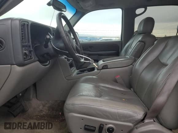 ✅ 2003 Chevrolet Suburban LT • VIN: 3GNGC26G33G246442 • Лот: 85146494. Опубликован ранее на Copart с пробегом Не указан. Бесплатный доступ к архиву аукционных продаж из США и подробный отчёт об истории автомобиля на DreamBid. Изображение 7.