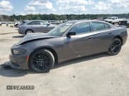 ✅ 2017 Dodge Charger SE • VIN: 2C3CDXBG4HH643192 • Лот: 71172845. Опубликован ранее на Copart с пробегом 116 863 миль. Бесплатный доступ к архиву аукционных продаж из США и подробный отчёт об истории автомобиля на DreamBid. Изображение 1.