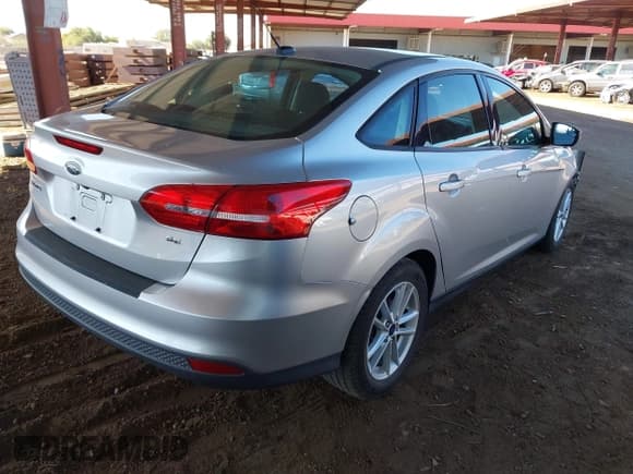 ✅ 2017 Ford Focus SE • VIN: 1FADP3F28HL308881 • Lot: 43845726. Listed on IAAI with 84,931 mi. Free auction sales archive from the USA and detailed vehicle history report at DreamBid. Image 4.