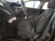 ✅ 2017 Ford Focus SE • VIN: 1FADP3F24HL319991 • Лот: 47522025. Опубликован ранее на Copart с пробегом 92 997 миль. Бесплатный доступ к архиву аукционных продаж из США и подробный отчёт об истории автомобиля на DreamBid. Изображение 7.